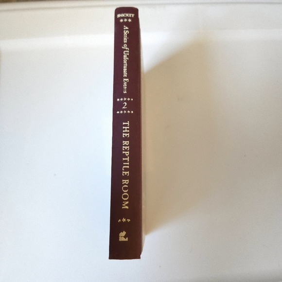 A Series of Unfortunate Events: The Reptile Room Hard Cover Book #2 - Picture 2 of 5